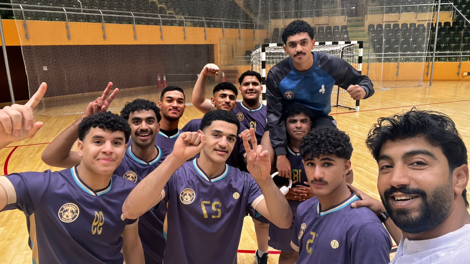 شباب اليد الى الدور ربع النهائي